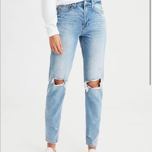 AE Ripped Mom Jean